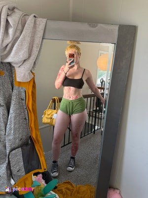 Luvliii - Thumb