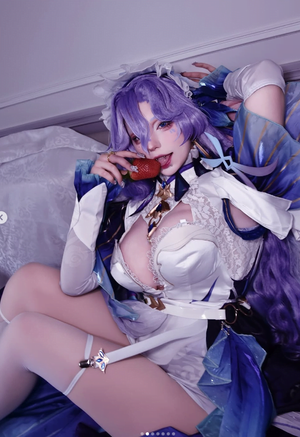 Jellyfish.coser - jellyfishcoser - Lin - Thumb