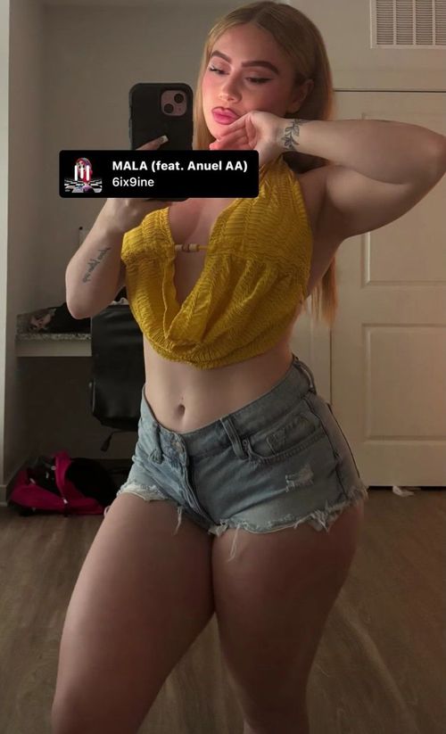 Orlaith Nice legs in shorts - Image