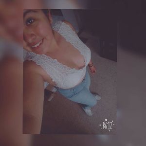 Fernanda Macedo - Thumb