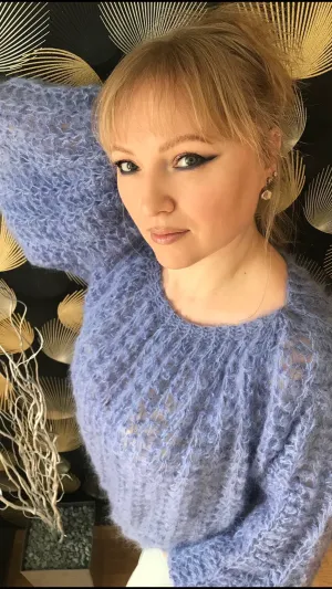 Nelya R - Thumb