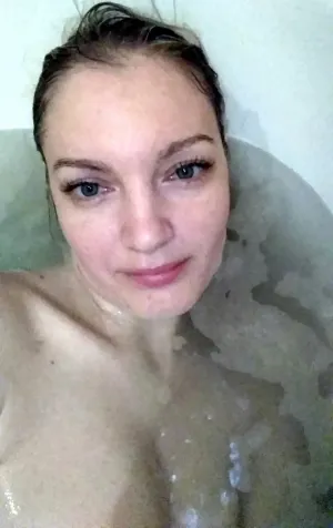 Zoryana R - Thumb
