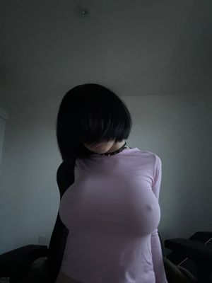 girls - Thumb