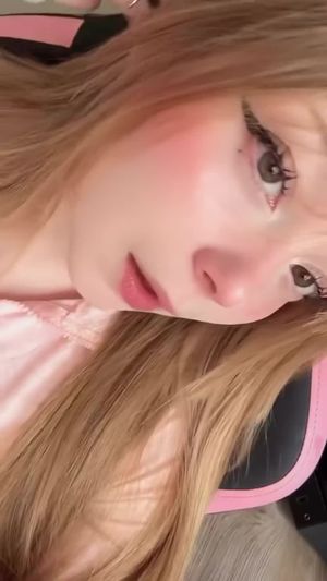 girls - Thumb