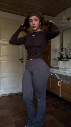 girls - Thumb
