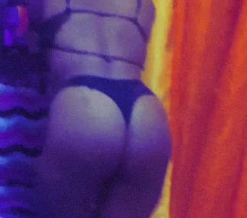 Anleny frias ass - Image