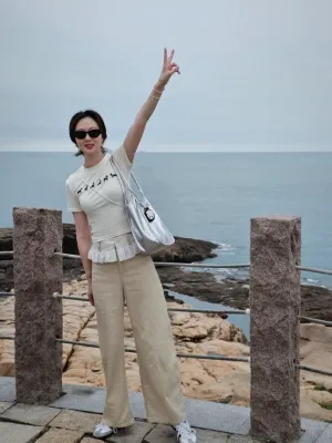 H - Thumb