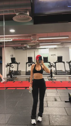 Jordyn Jones - Thumb